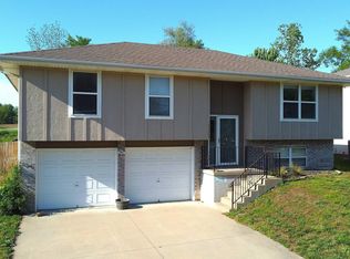 1103 Montserrat Park Rd, Warrensburg, MO 64093
