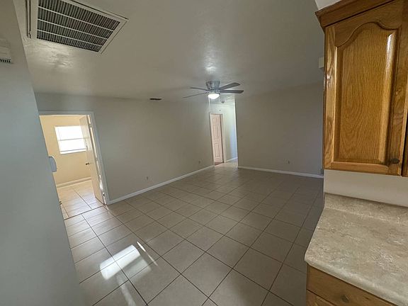 5th image of 110 Doveside Ln