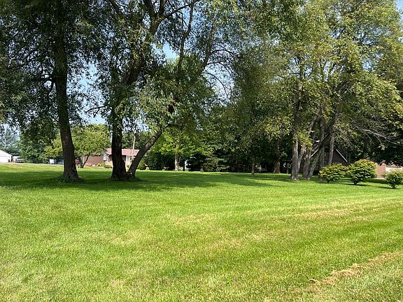3rd image of 117 Wyandotte Dr