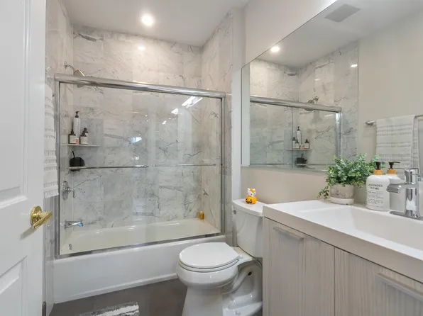 302 The Promenade image 26 of 48