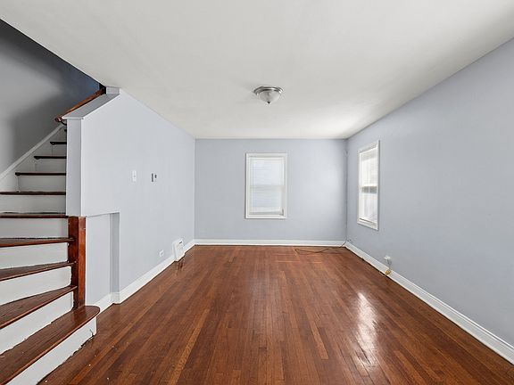 4th image of 10107 S Paxton Ave