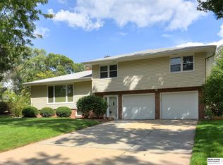 1513 S 98th St, Omaha, NE 68124