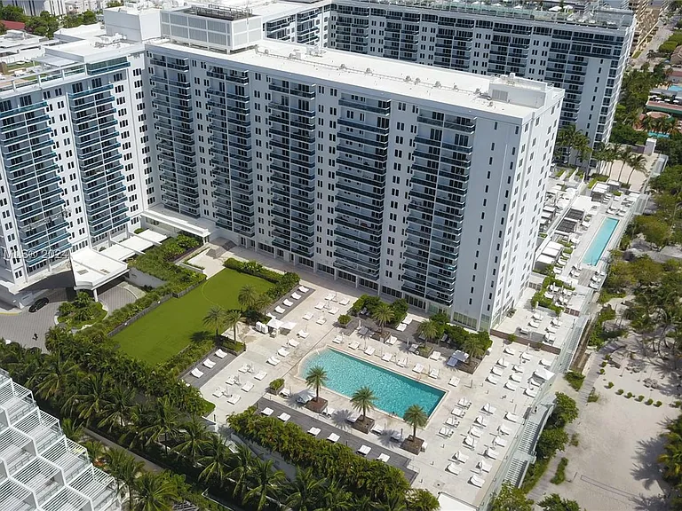 2301 Collins Ave #1206 — Photo 27