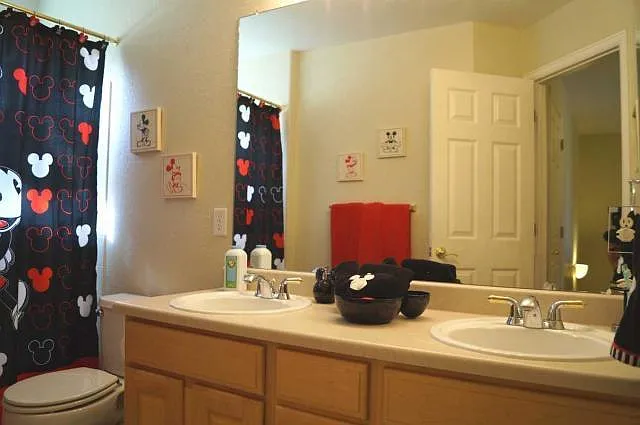 Upstairs Hallway Bath