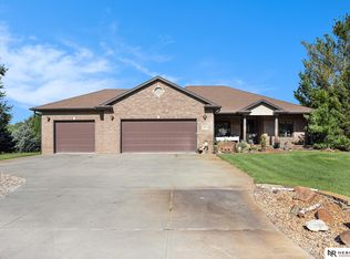 2833 SW 80th St, Lincoln, NE 68532