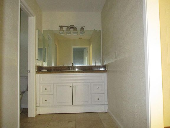 4th image of 8158 Kelton Dr APT D