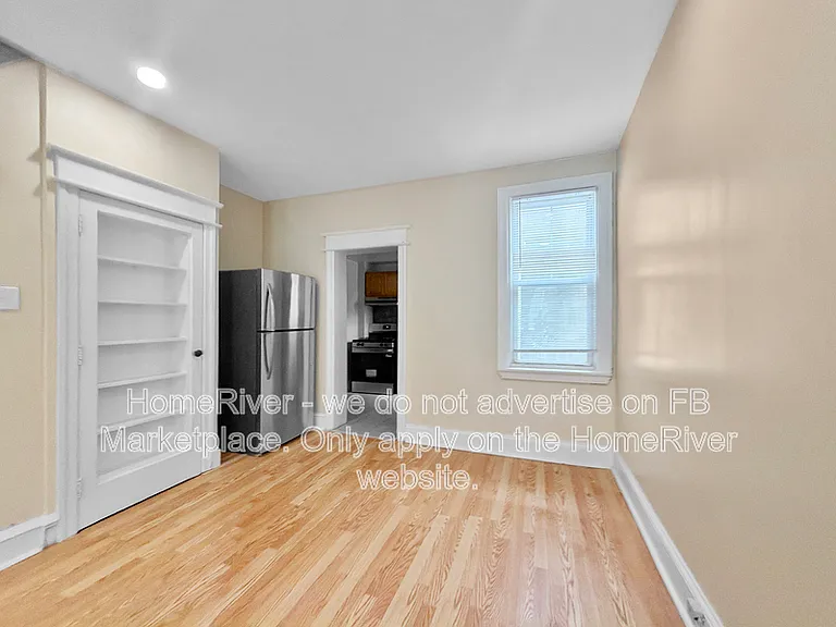 2917 Edgemont St — Photo 4