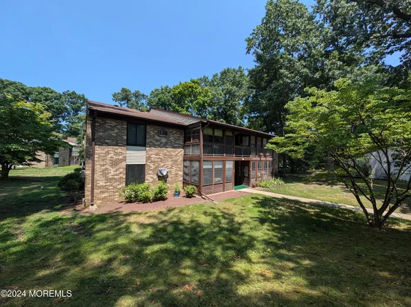 136 Amberly Drive #N, Englishtown, NJ 07726