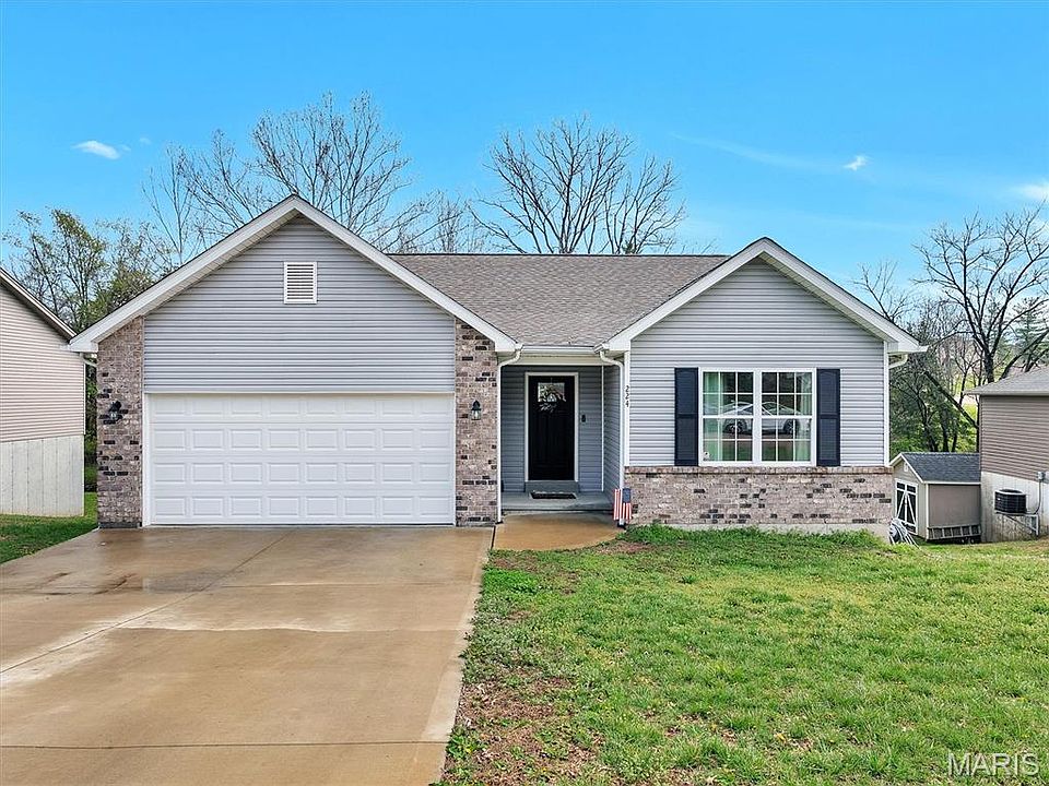 1st image of 224 S Ridge Ct