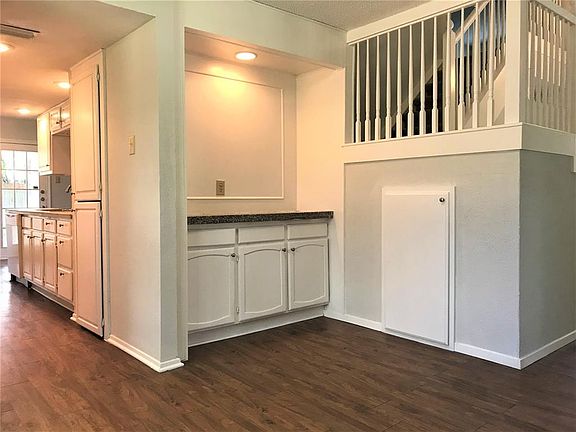 5th image of 2608 Peppertree Pl