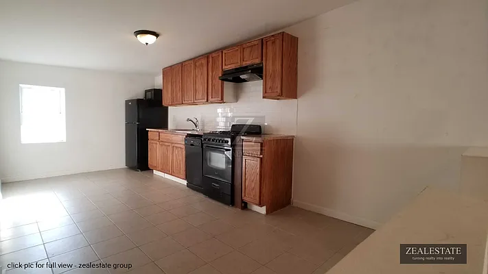 Rented by ZealEstate Group Inc | media 21