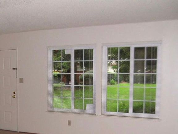 3rd image of 8913 Salmon Falls Dr APT C