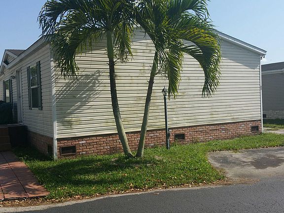 4th image of 220 NE 12th Ave Lot 83