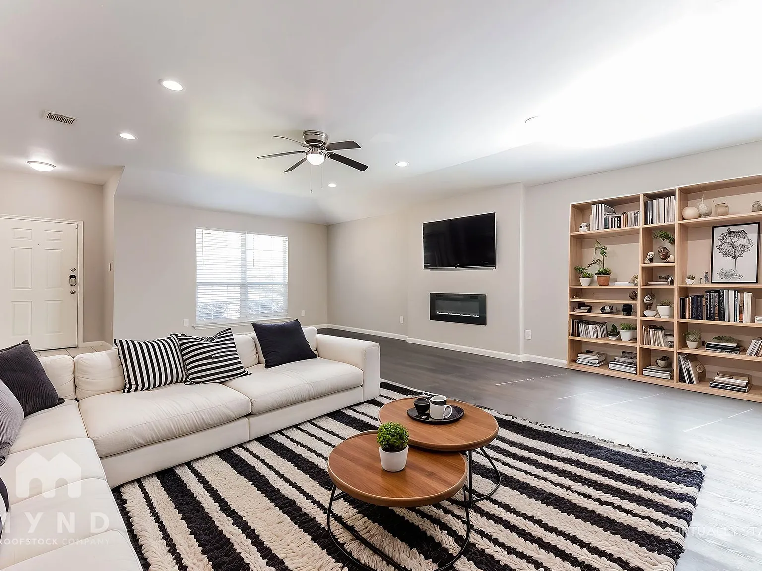 3 bed, 2.0 bath, 1729 sqft, $1,825 — Photo 2