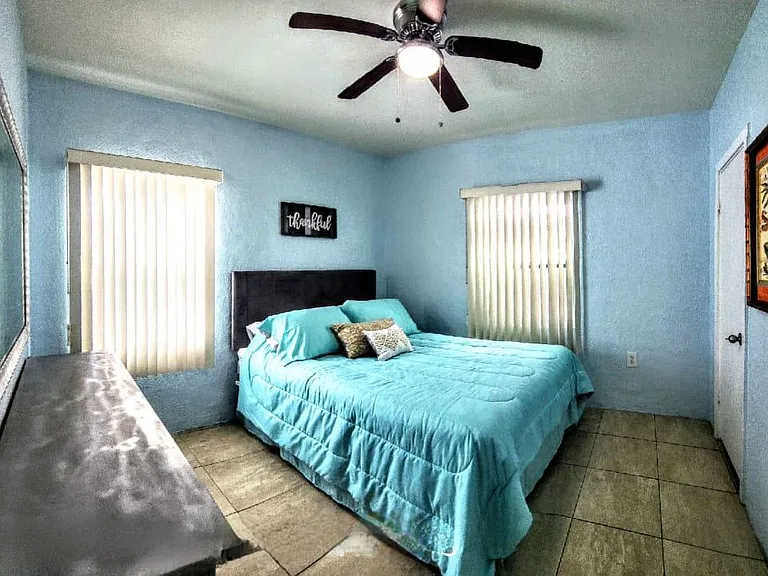 2705 W Columbus Dr — Photo 9