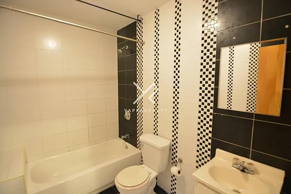 Rented by Yaffa Realty LLC | media 4