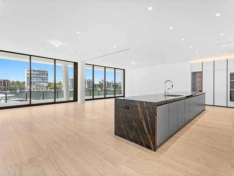 5 Grove Isle #S303 — Photo 3