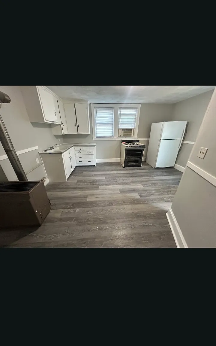 2 bed, 1000 sqft, $1,500 — Photo 2