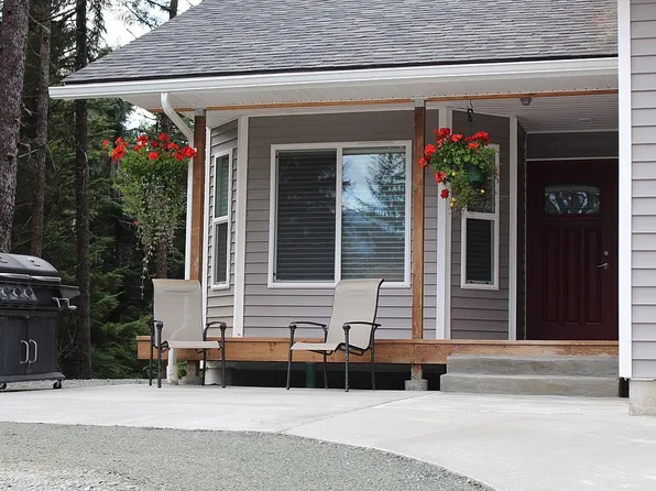 10768 Mendenhall Loop Rd, Juneau, AK 99801
