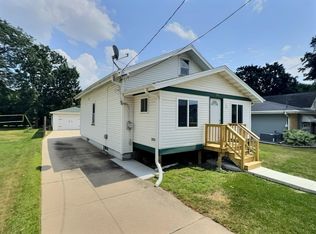 1114 Knapp St, Oshkosh, WI 54902