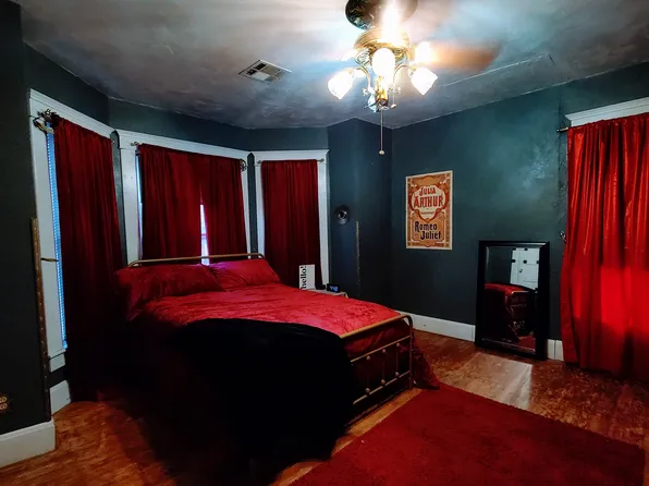 423 E Noble Ave #2, Guthrie, OK 73044