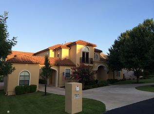 26 Tiburon Dr, The Hills, TX 78738