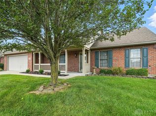 1886 Willow Lakes Dr, Springfield, OH 45502