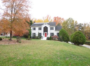 4128 Carmel Forest Dr, Charlotte, NC 28226