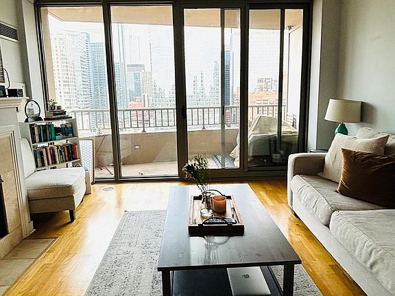 5th image of 200 N Jefferson St APT 1807