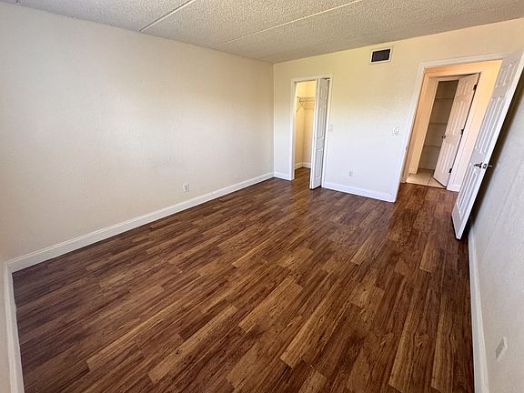 5th image of 2850 Somerset Park Dr APT 201