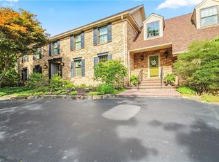 6127 Pebble Beach Ct, Canfield, OH
