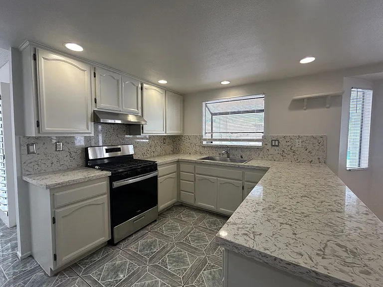 3068 Prado Ln — Photo 8