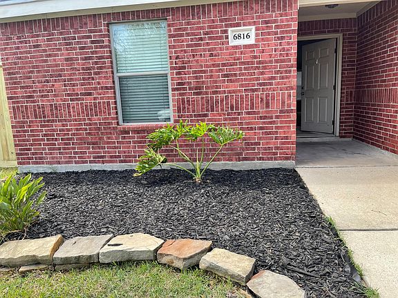 3rd image of 6816 Fox Hill Dr