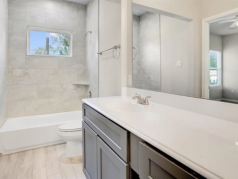 1045 Marcolin St #B — Photo 10