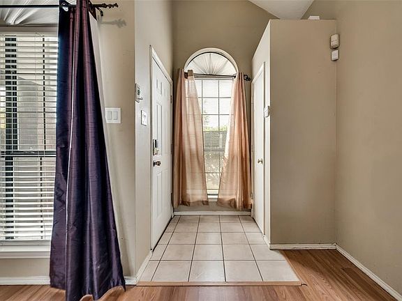 3rd image of 11709 Hickory Gardens Dr
