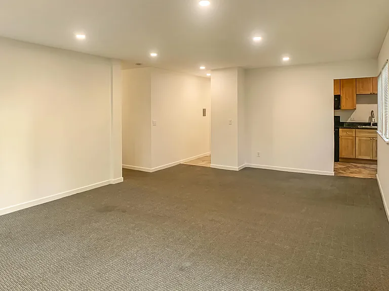 1742 Spruce St #22 — Photo 10