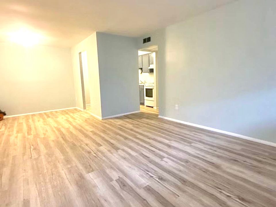 1st image of 2969 Fourtowers Dr APT 2
