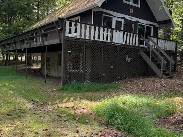 103 Hemlock Dr, Lakeville, PA 18438