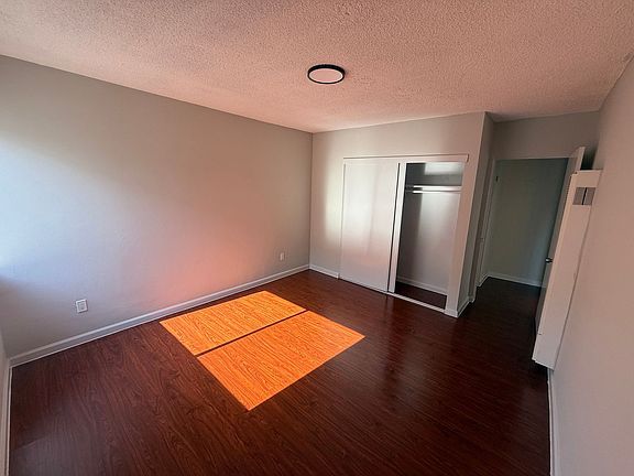 4th image of 641 W 92nd St APT 16