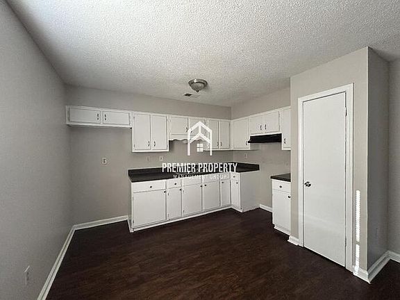 5th image of 4717 Chatelet Dr