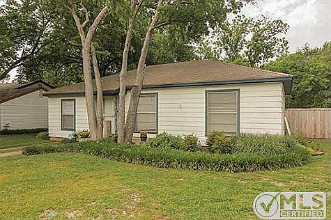 2nd image of 1221 Moran Dr