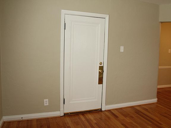 5th image of 1014 Moorlands Dr APT 2S