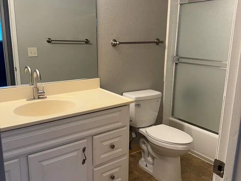 Foothill Manor — Photo 23