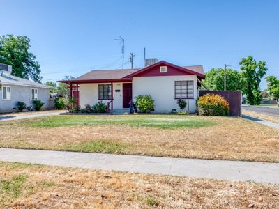 1045 W Fountain Way, Fresno, CA, 93705