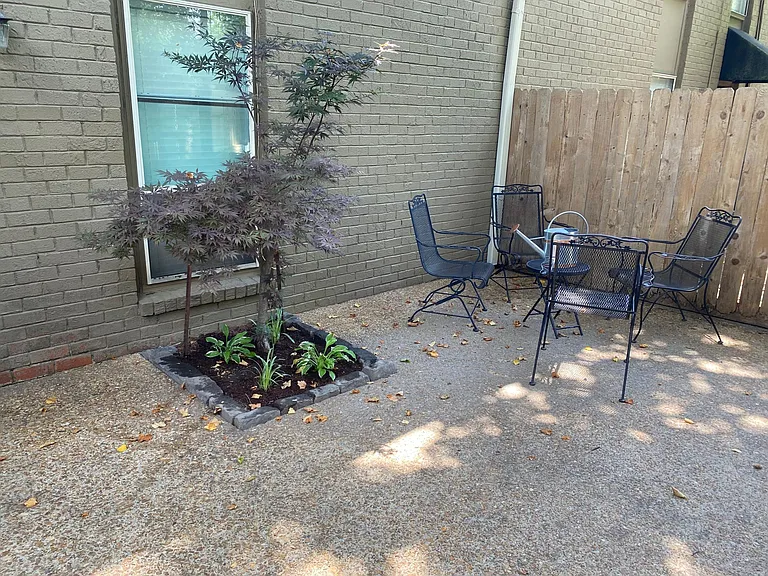 1047 June Rd #3 — Photo 8