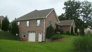 2nd image of 225 Dell Cir