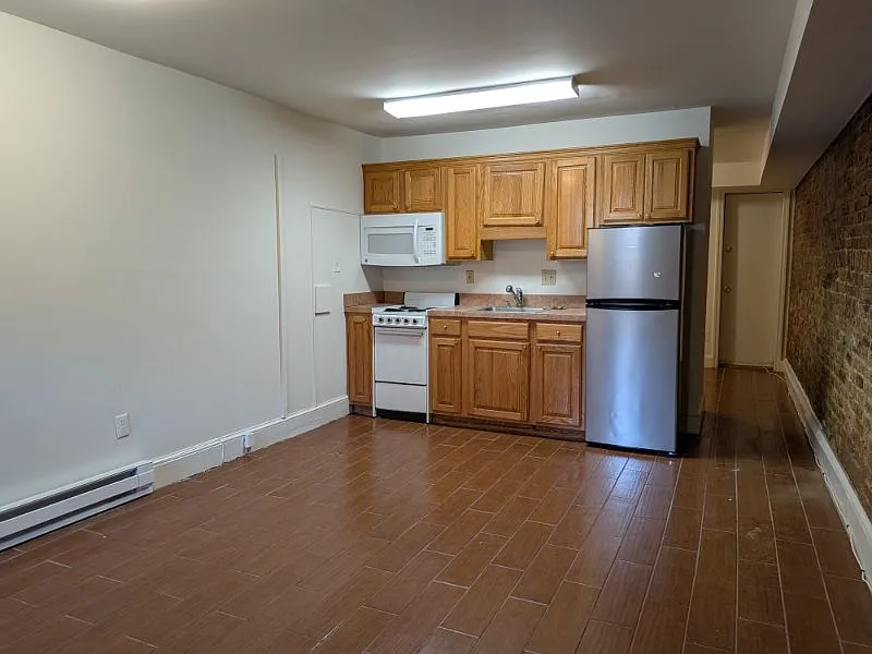 1211 I St SE #B