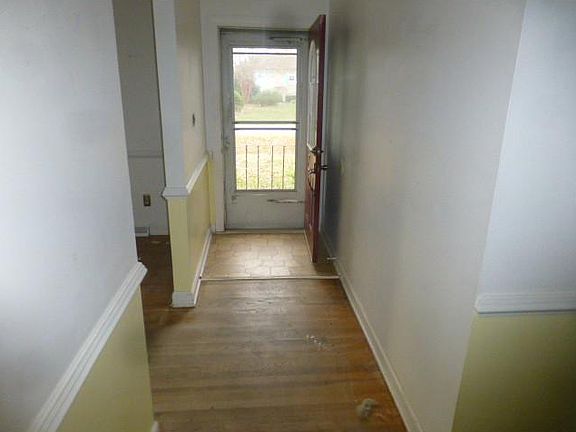 2nd image of 109 Buckingham Dr