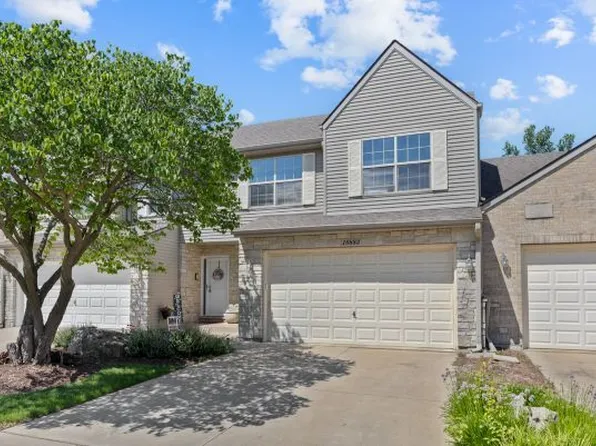 10883 Harry Dr #14, Huntley, IL 60142