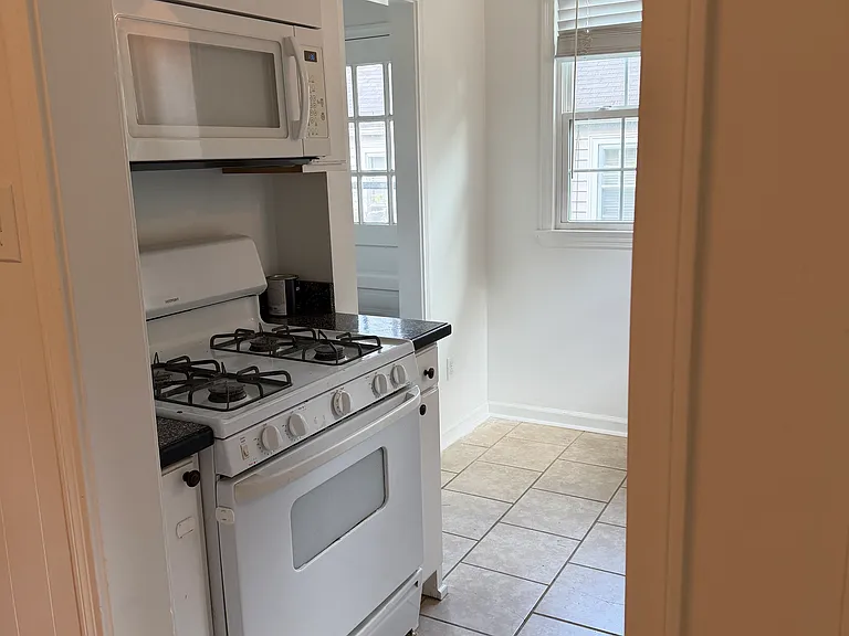 312 E C Ave — Photo 10